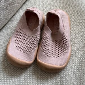 Stonz Kids Slip-On Knit water shoes in Blush Pink